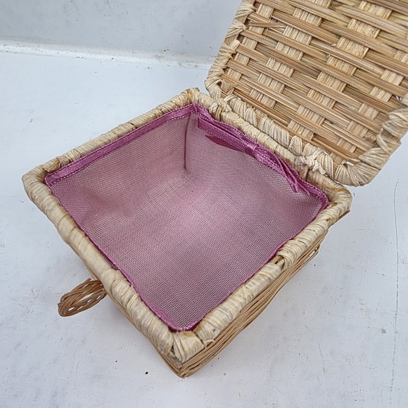 Vtg 1991 Avon Fanciful Floral Wicker Trinket Box Ribbon Fabric Roses Basket Only - Picture 4 of 7